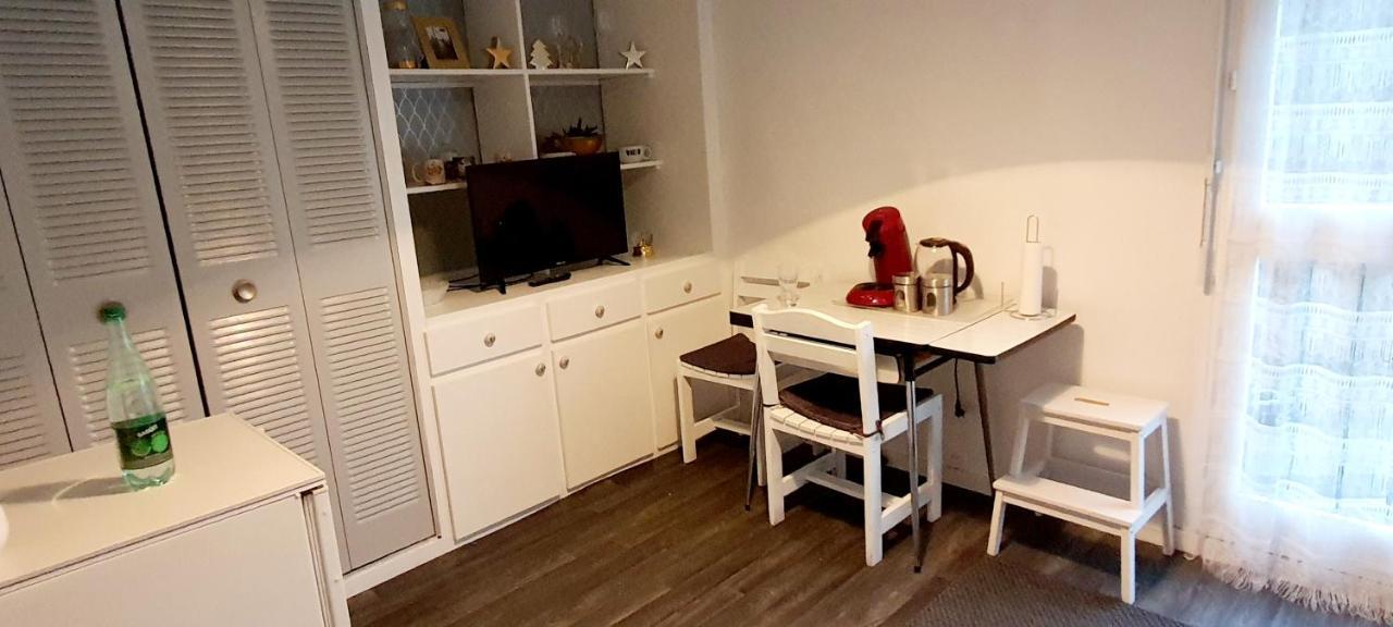 Studio En Face De La Foret De Fontainebleau 에이번 외부 사진
